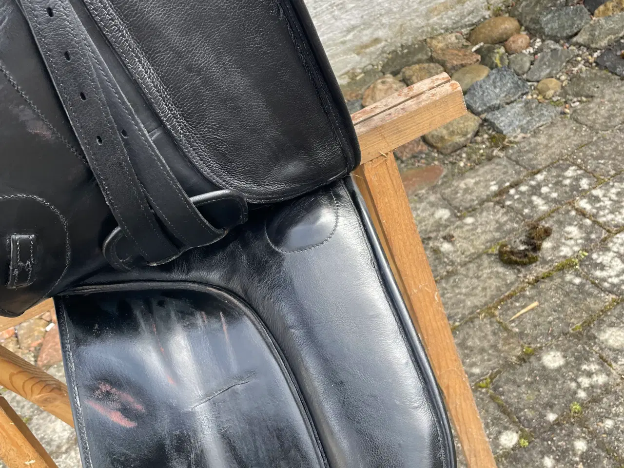 Billede 3 - Sort dressur sadel 16”