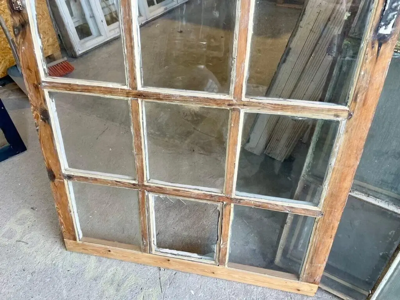 Billede 4 - Stort, restaureret kirkevindue