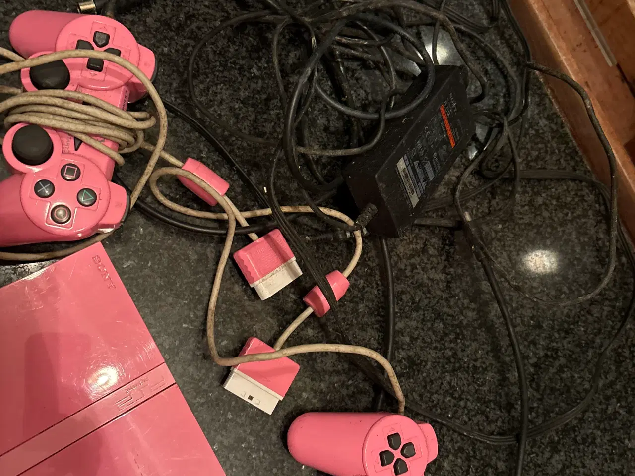 Billede 4 - Playstation 2 i udgået model farve pink 