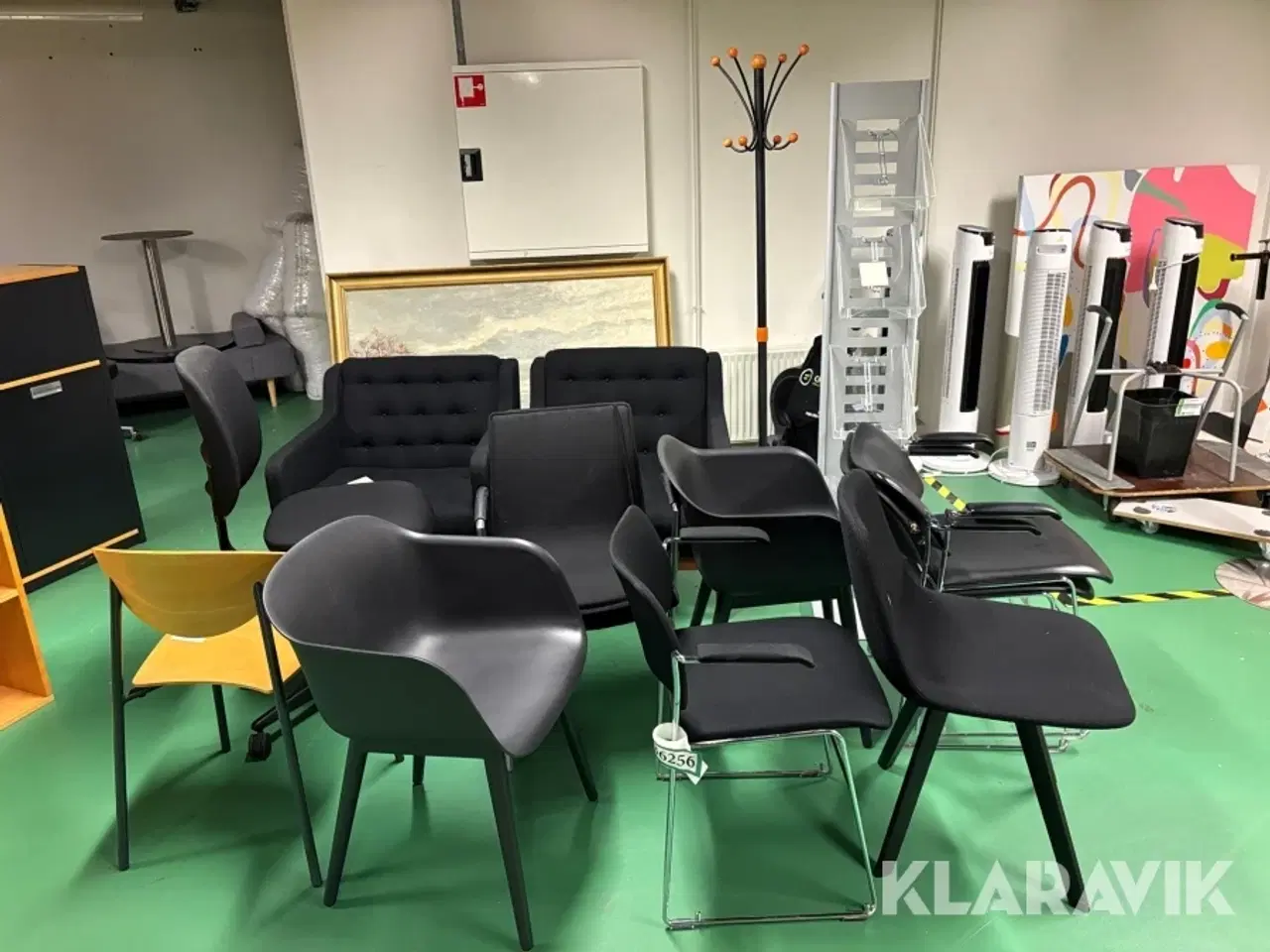 Billede 2 - Samlet lot med stole