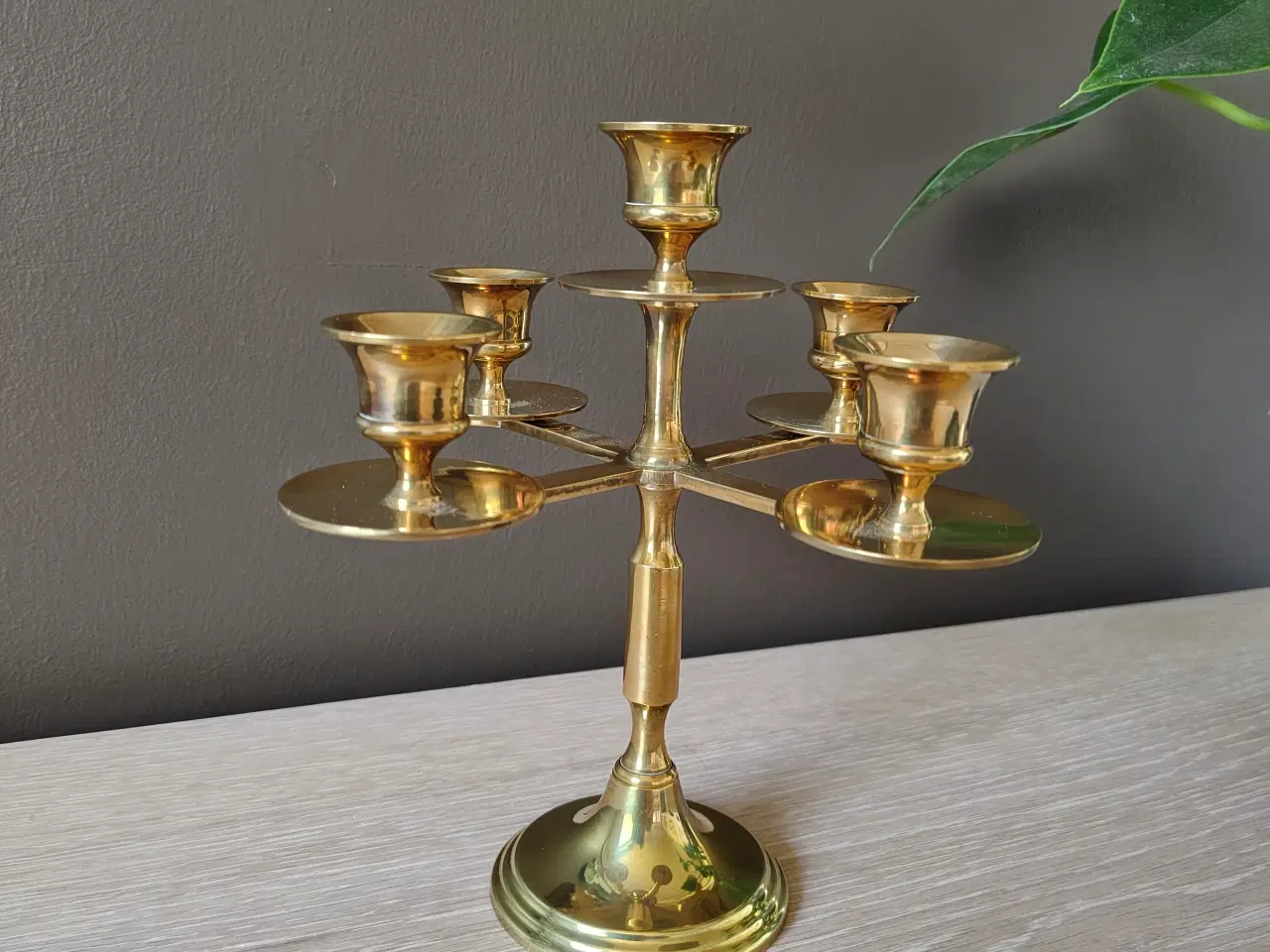 Billede 1 - Flot 5-armet messing lysestage