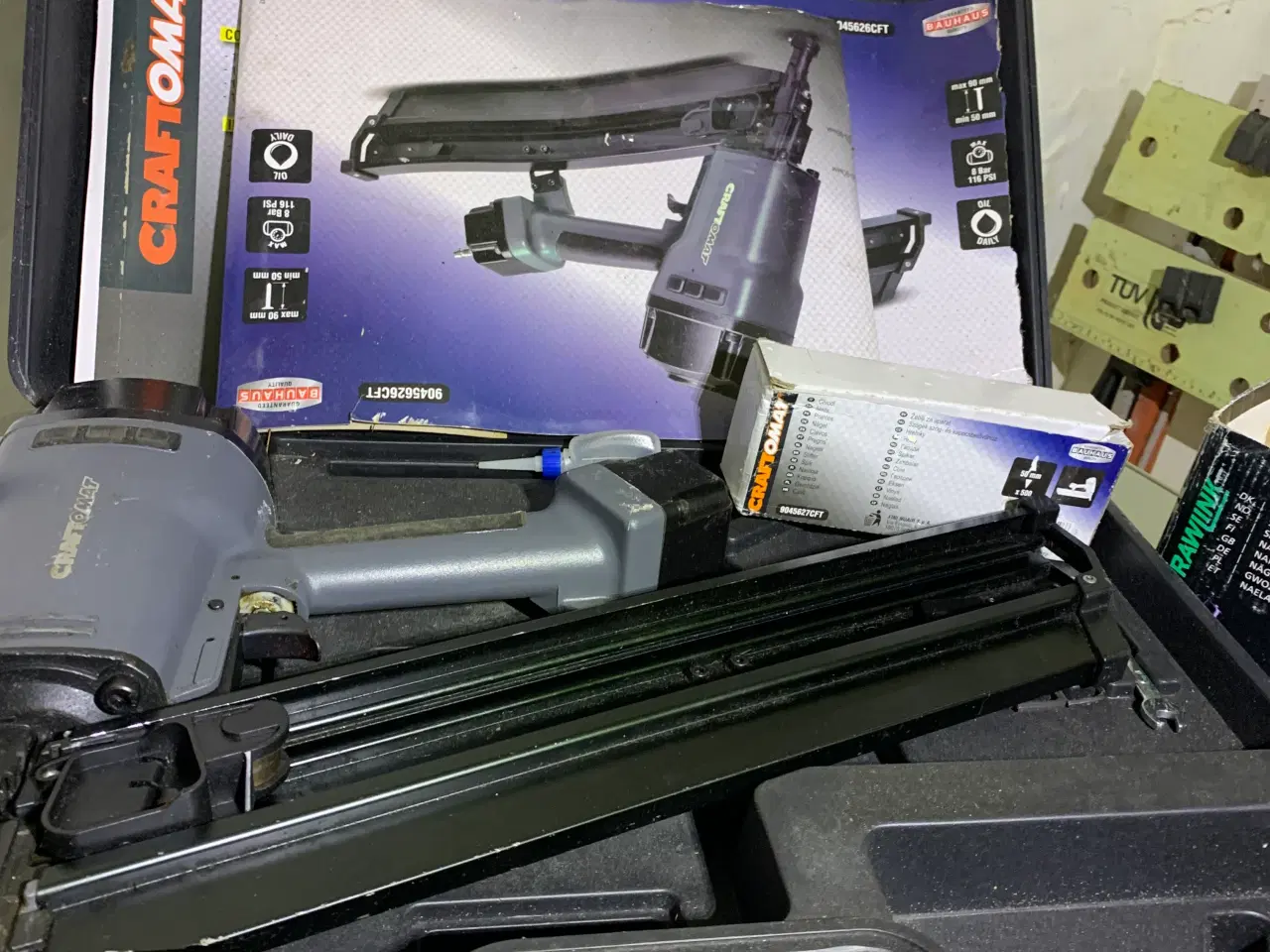 Billede 1 - Fin sømpistol og en masse søm