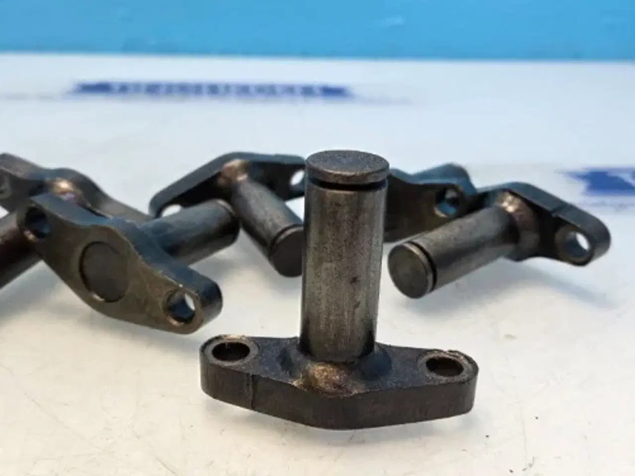 Billede 6 - Iveco F3AE0684D Afstandsstykke 504001460  6Stk