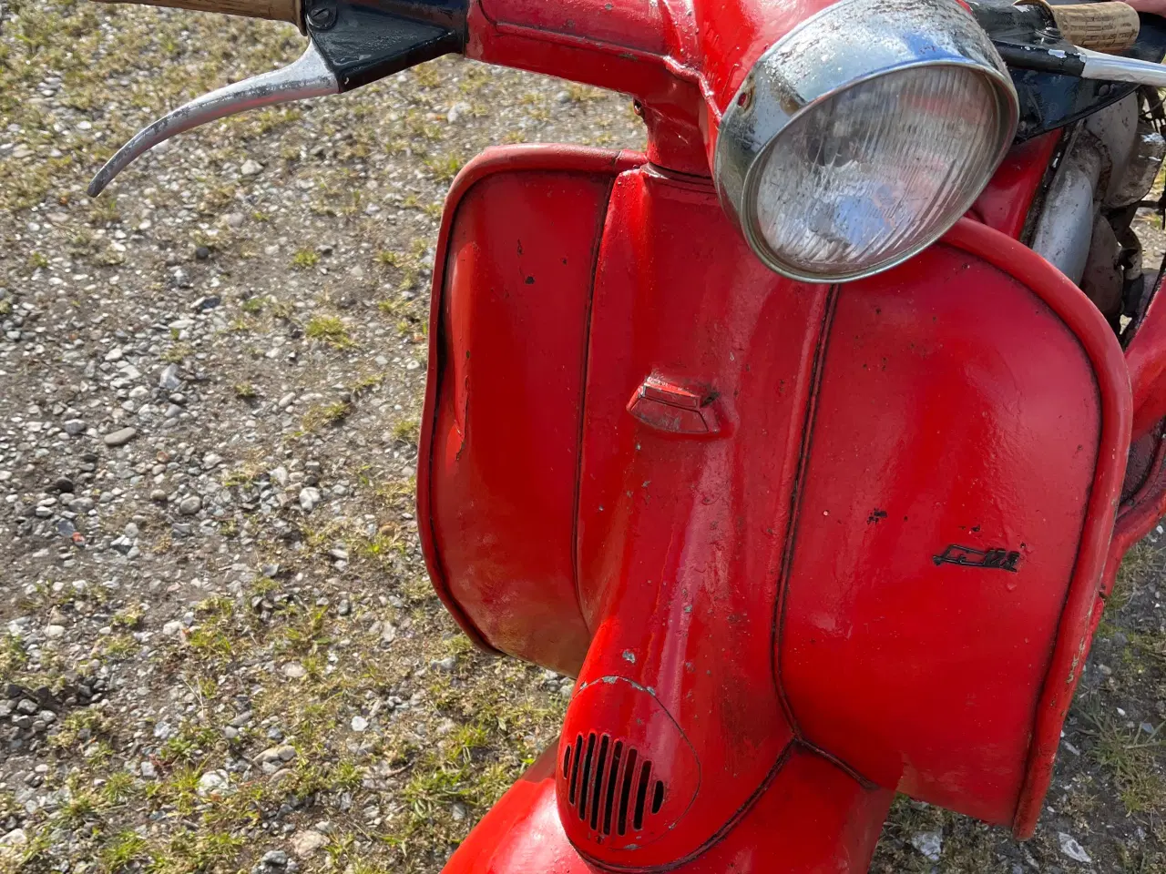Billede 4 - Rød Lambretta scouter 