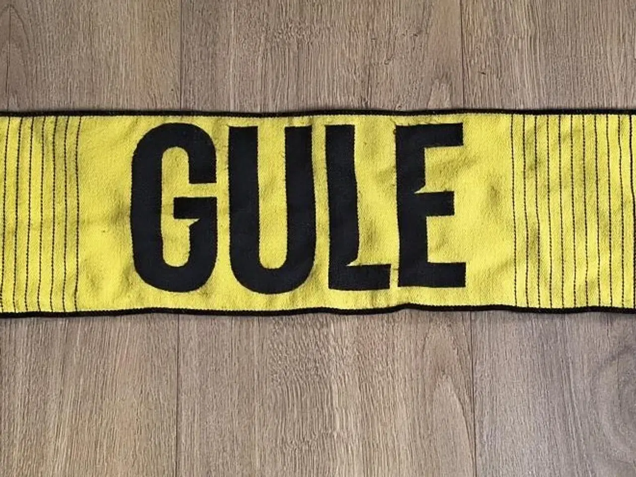 Billede 2 - AC HORSENS HALSTØRKLÆDE, 145 CM, SOM NYT