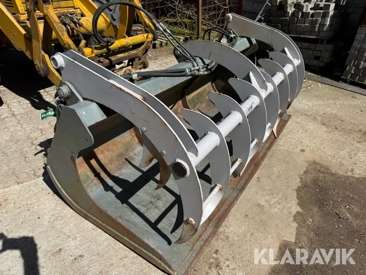 Billede 2 - Skovl med overfaldsgrab