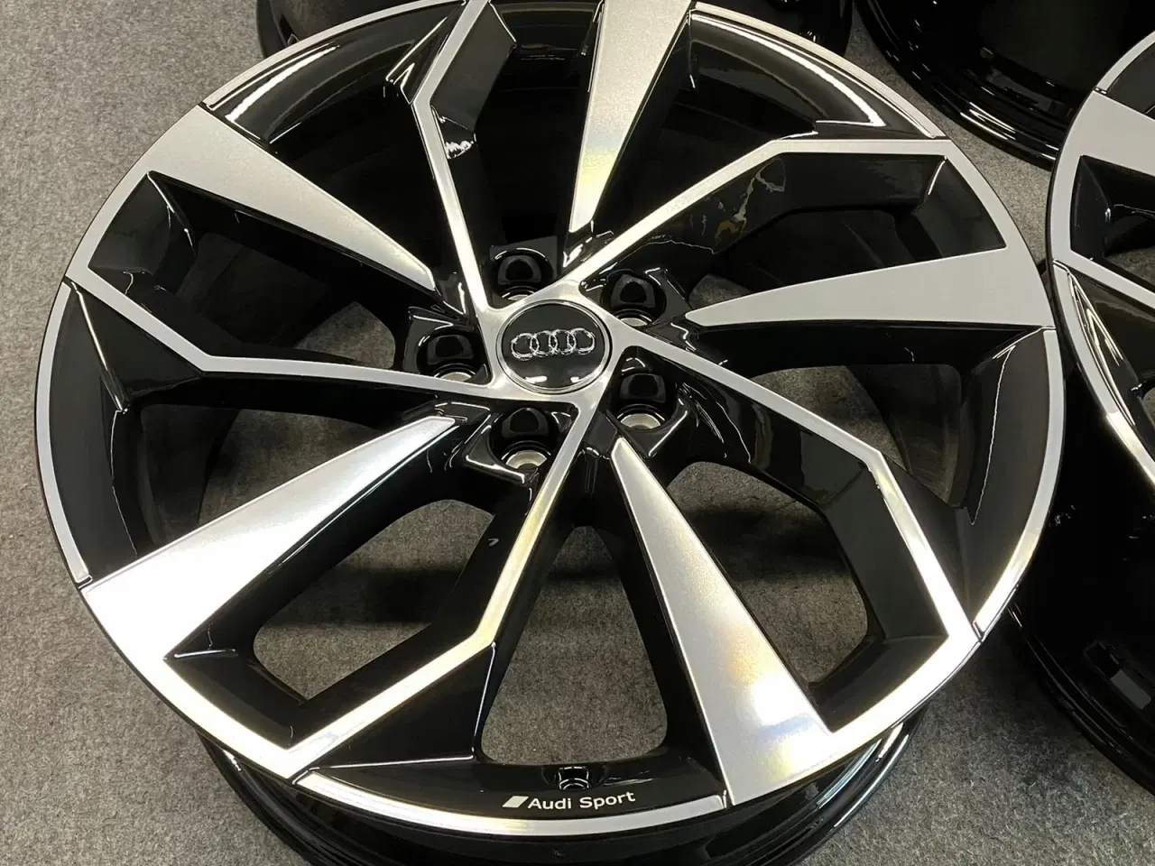 Billede 5 - ALUFÆLGE AUDI Q5 SQ5 80A 19"