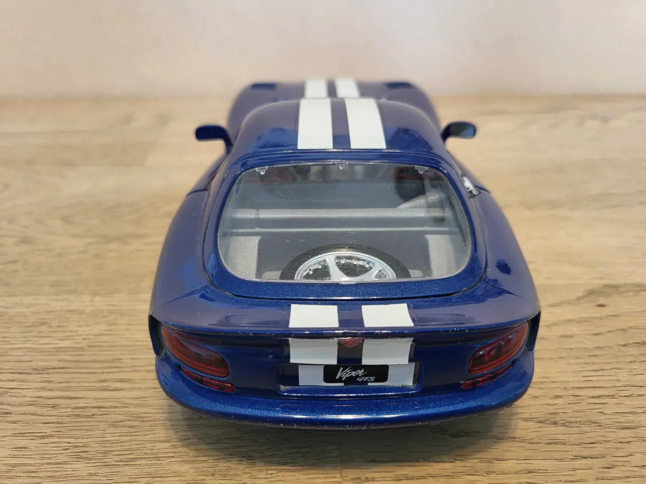 Billede 6 - Modelbil: Dodge Viper GTS Coupe 1996.  Skala 1/18.