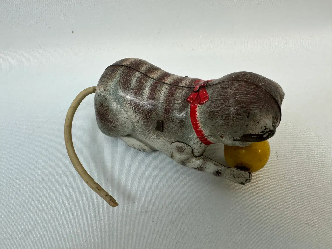 Billede 2 - KÖHLER, kat med kugle (1950'erne)