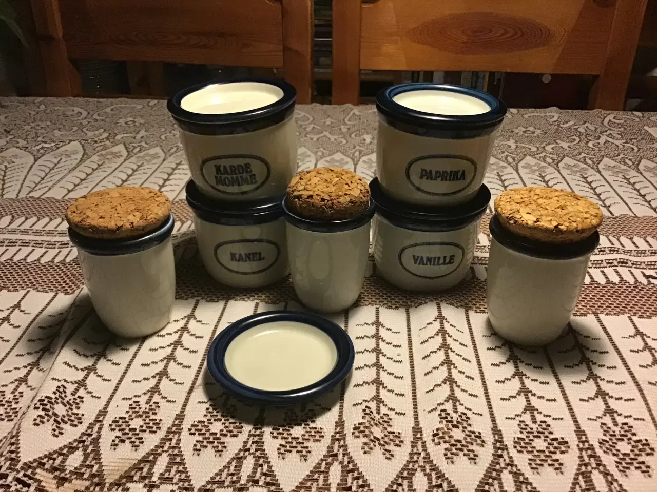 Billede 1 - Knapstrup krydderi krukker