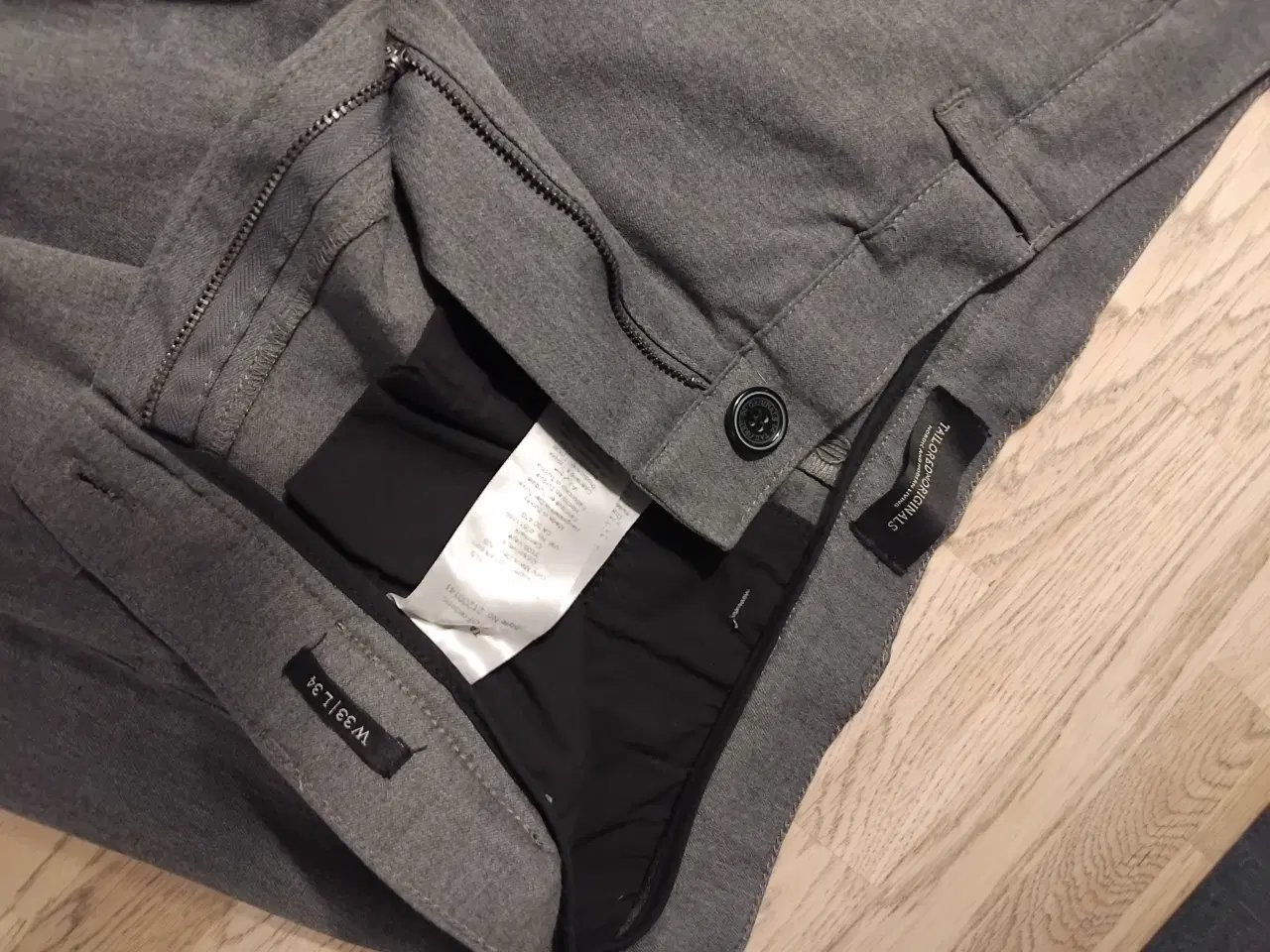 Billede 2 - Capribuks i grå str.W33-L34