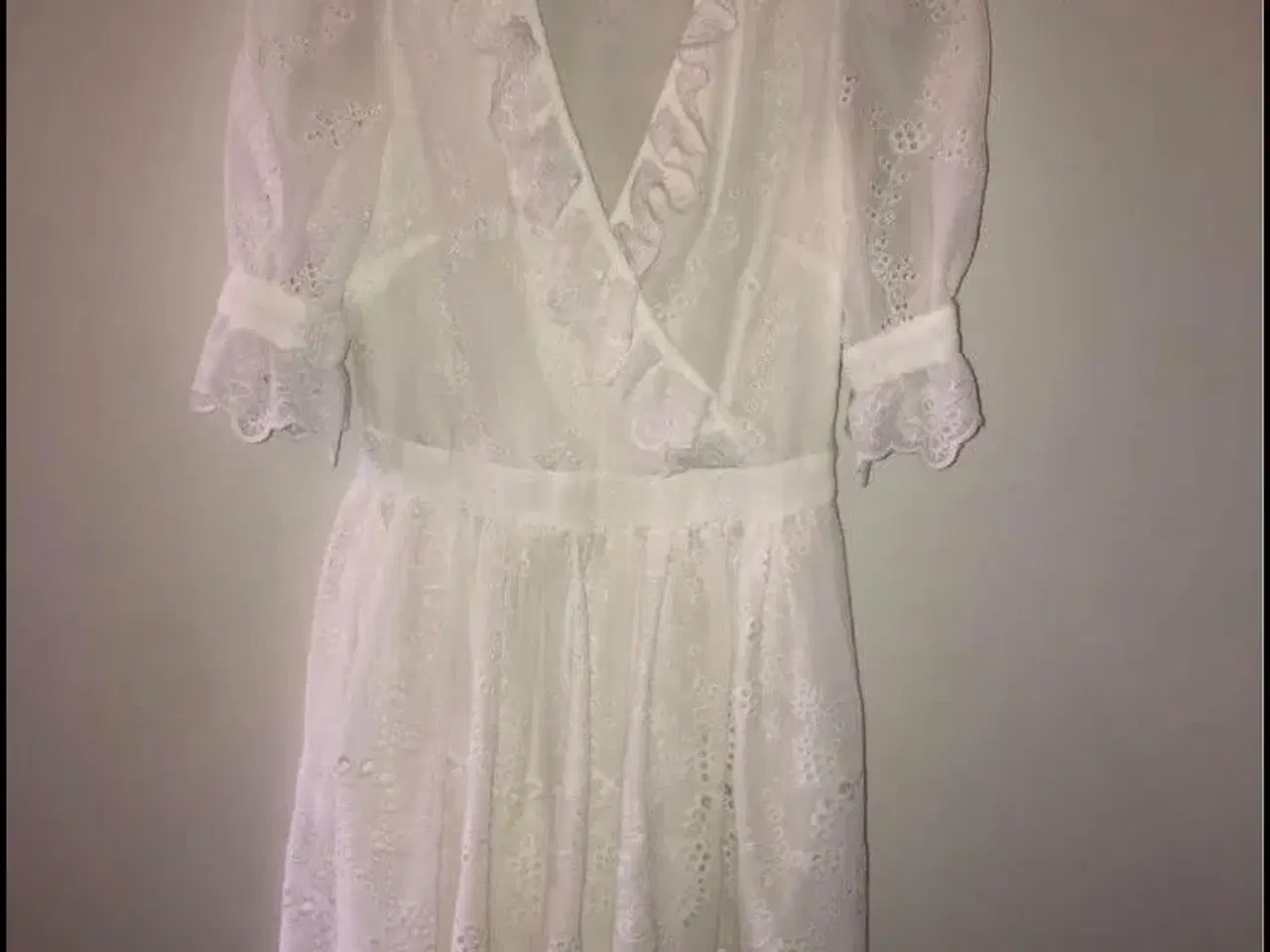 Billede 2 - Hvid kjole 