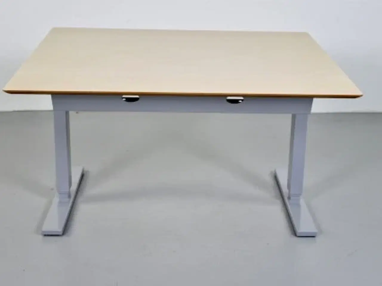 Billede 3 - Scan office hæve-/sænkebord med birkelaminat, 120x110 cm.