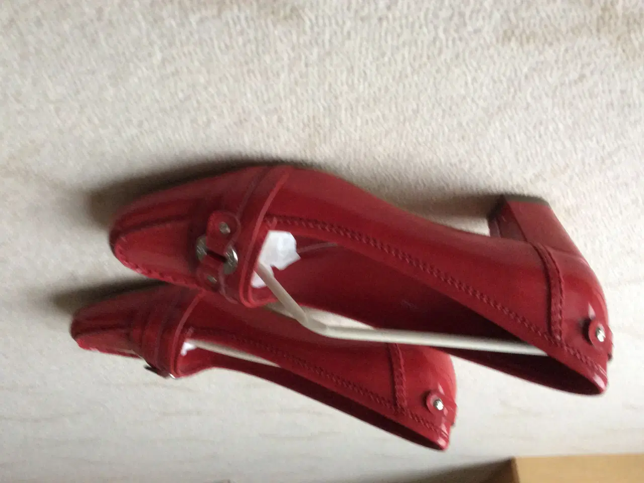 Billede 3 - Rød Esprite lak sko