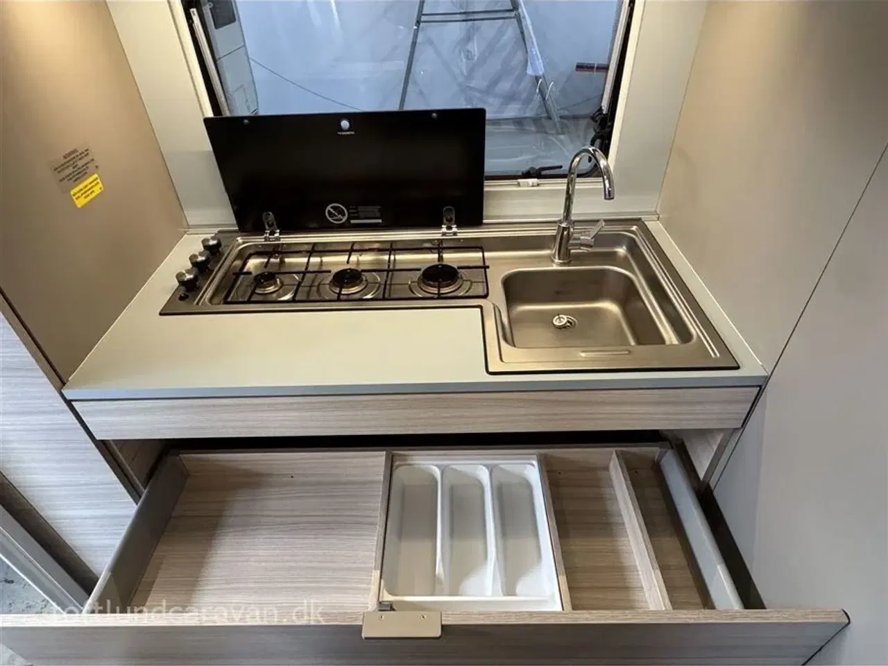 Billede 16 - 2020 - Adria Altea4Four 362 LH   Fremtræder som ny, m/MOVER+GULVVARME+STORT KØL/FROST mv. ET SUPER GODT TILBUD HER.