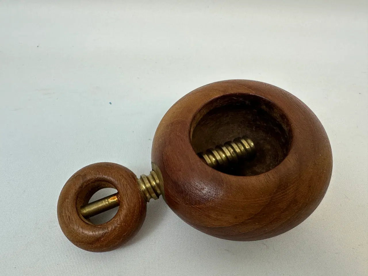 Billede 6 - Trip Trap nøddeknækker (teak/messing)