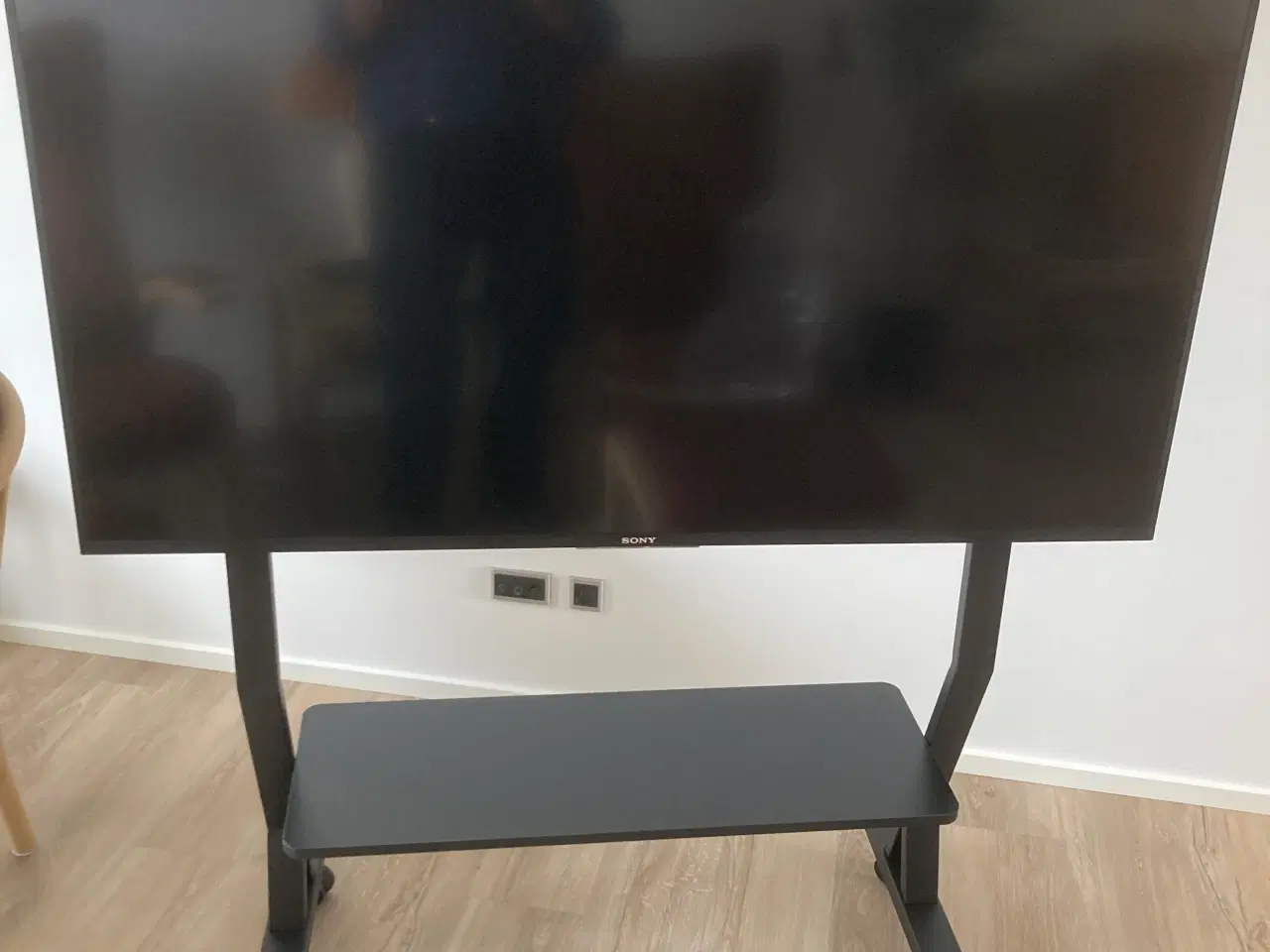 Billede 1 - TV stativ på hjul med hylde 