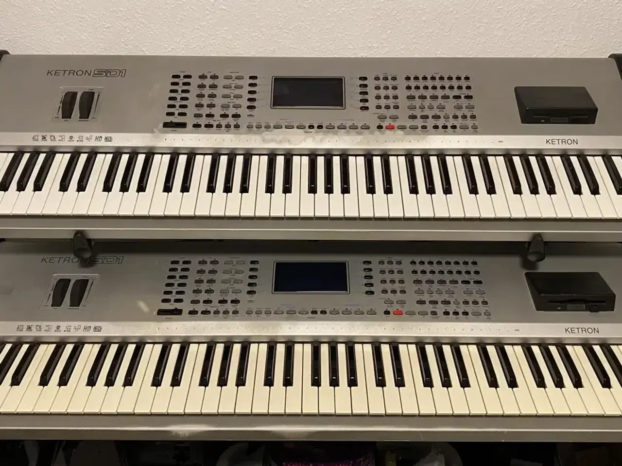 Billede 2 - Stativ til 2 keyboards 