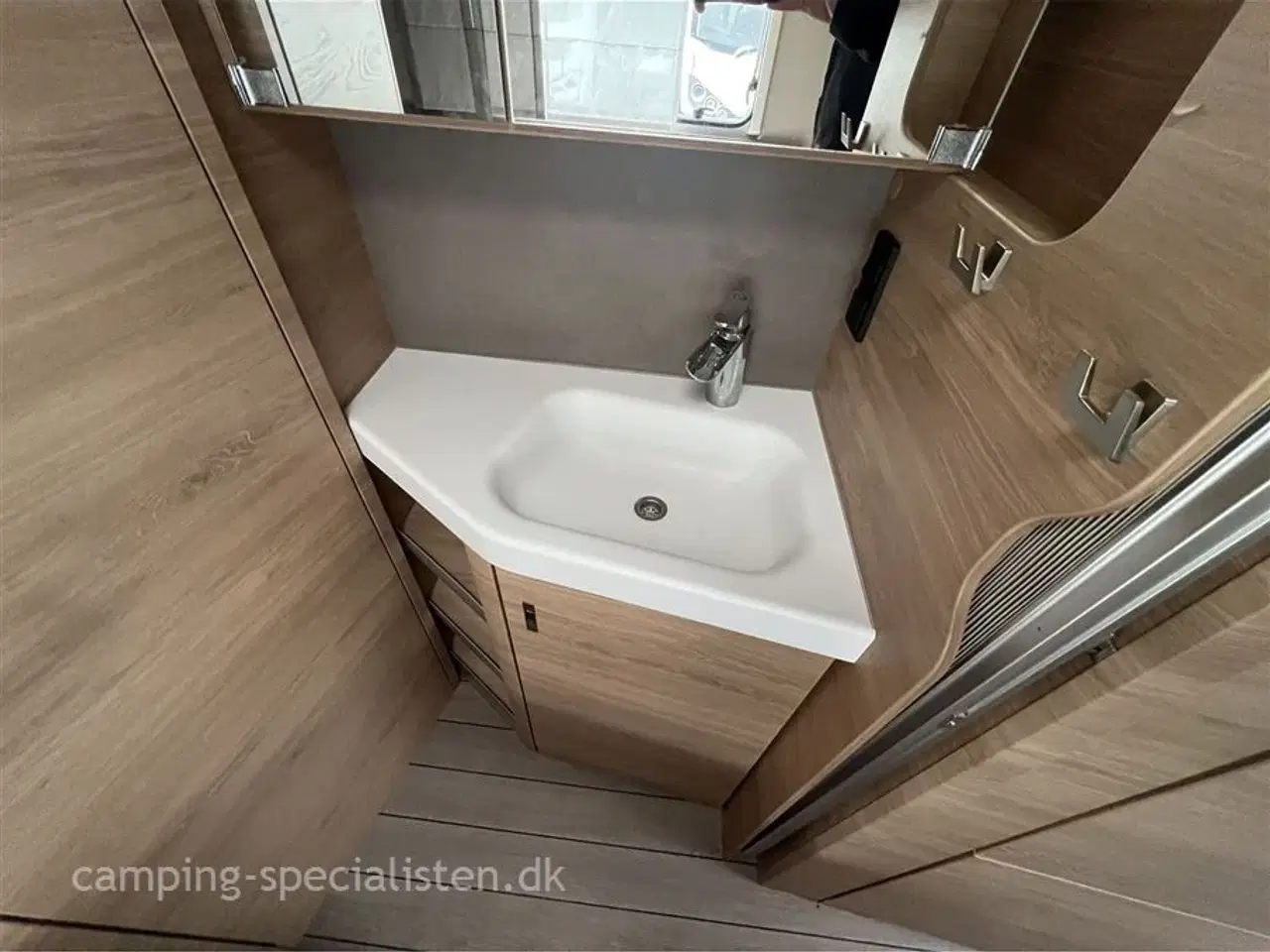 Billede 6 - 2022 - Knaus Südwind 500 FU "60 Years Celebration"   Knaus Südwind 500 FU 60 Years Celebration 2022 - Se den nu hos Camping-Specialisten.dk