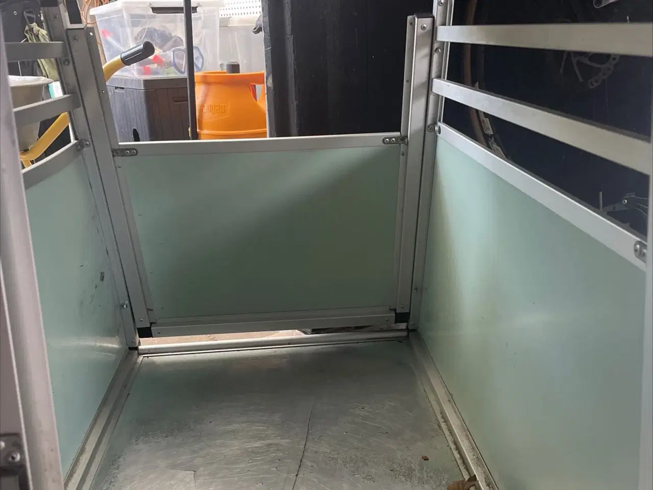 Billede 3 - Dogman hundebur til bagagerum, brugt til 30kg hund