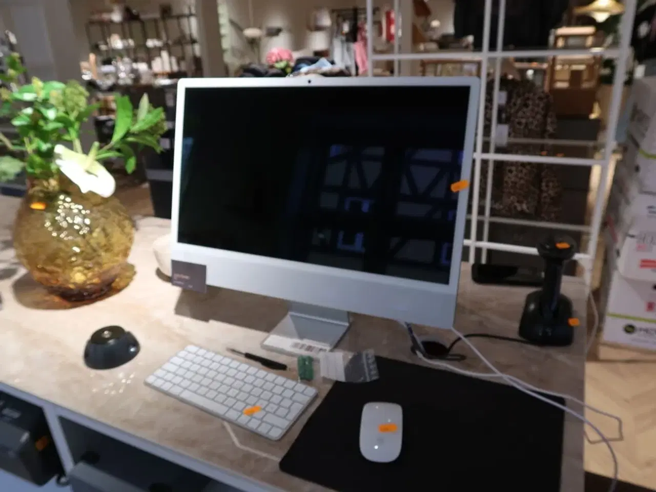 Billede 1 - Allinone computer APPLE iMac A3137 med tastatur og mus APPLE