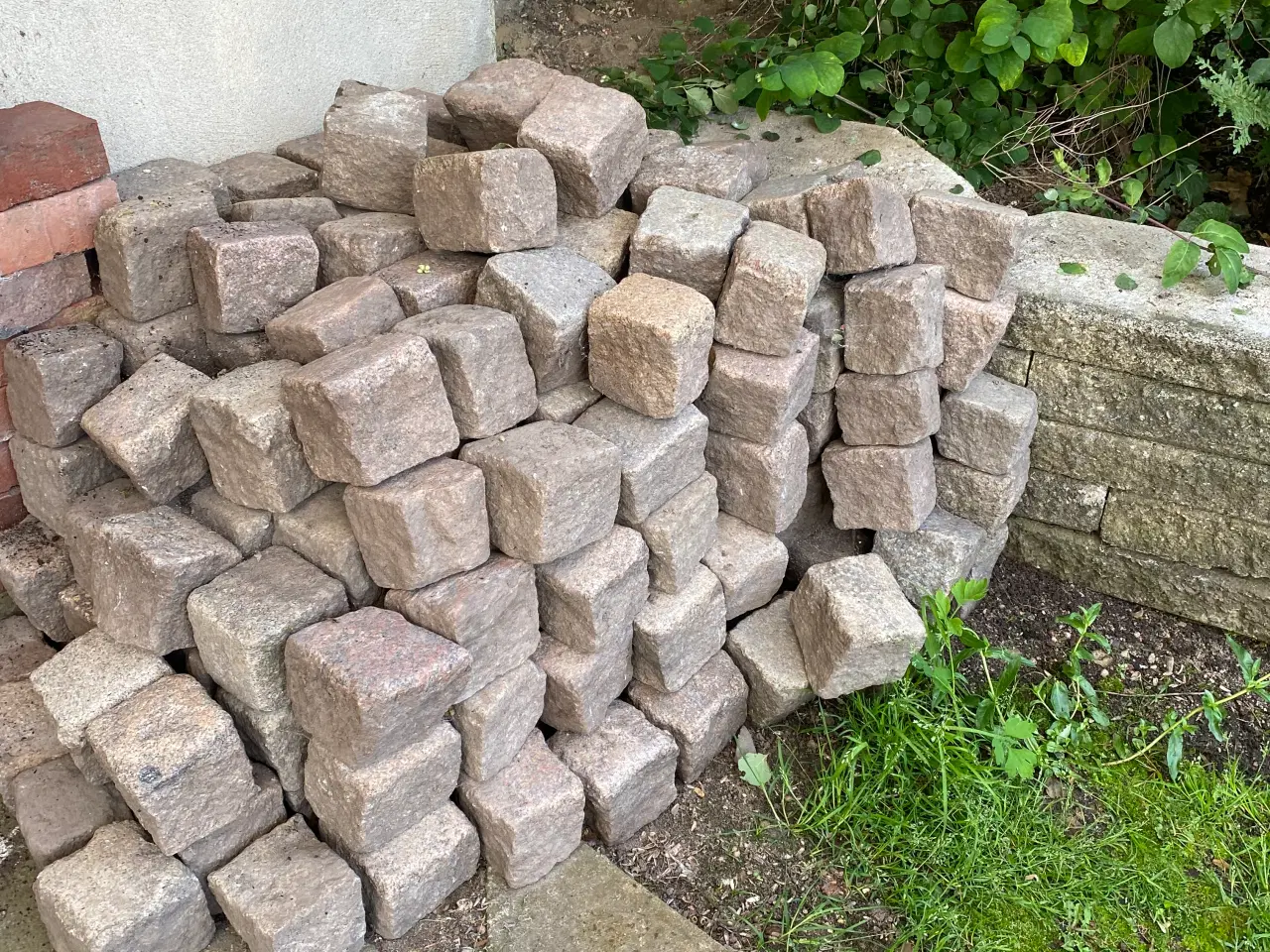 Billede 1 -  Slidte brosten ca. 200+