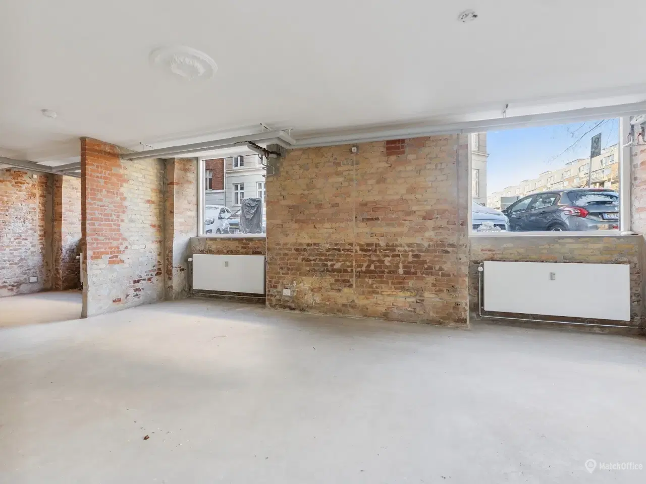 Billede 8 - Et butikslokale med sjæl, lys og plads til at skabe dit eget univers