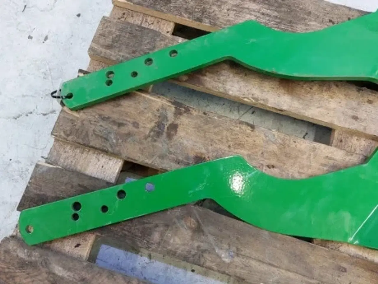 Billede 2 - John Deere H310 Motorhjelms Beskytte Sæt Beslag W57070