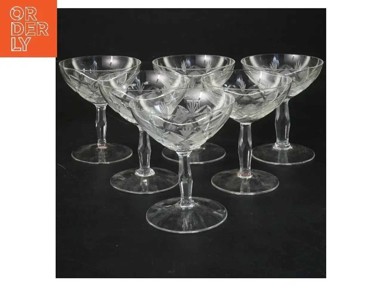 Billede 1 - Seks Wien Antik glas med mønster (str. 6 stk Ø 7,5 cm længde 8,5 cm)