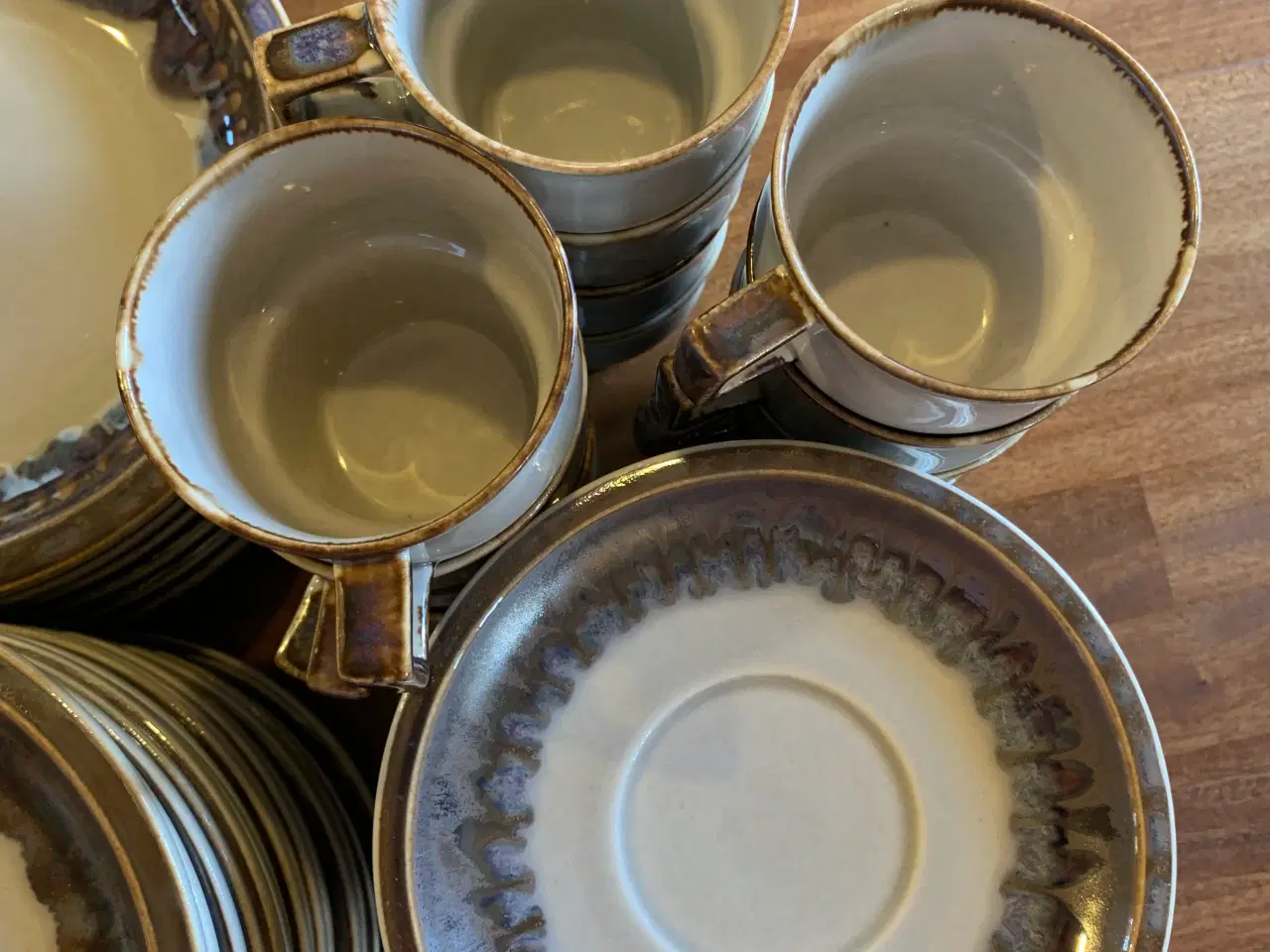 Billede 5 - Tallerkner, kopper og andet sælges