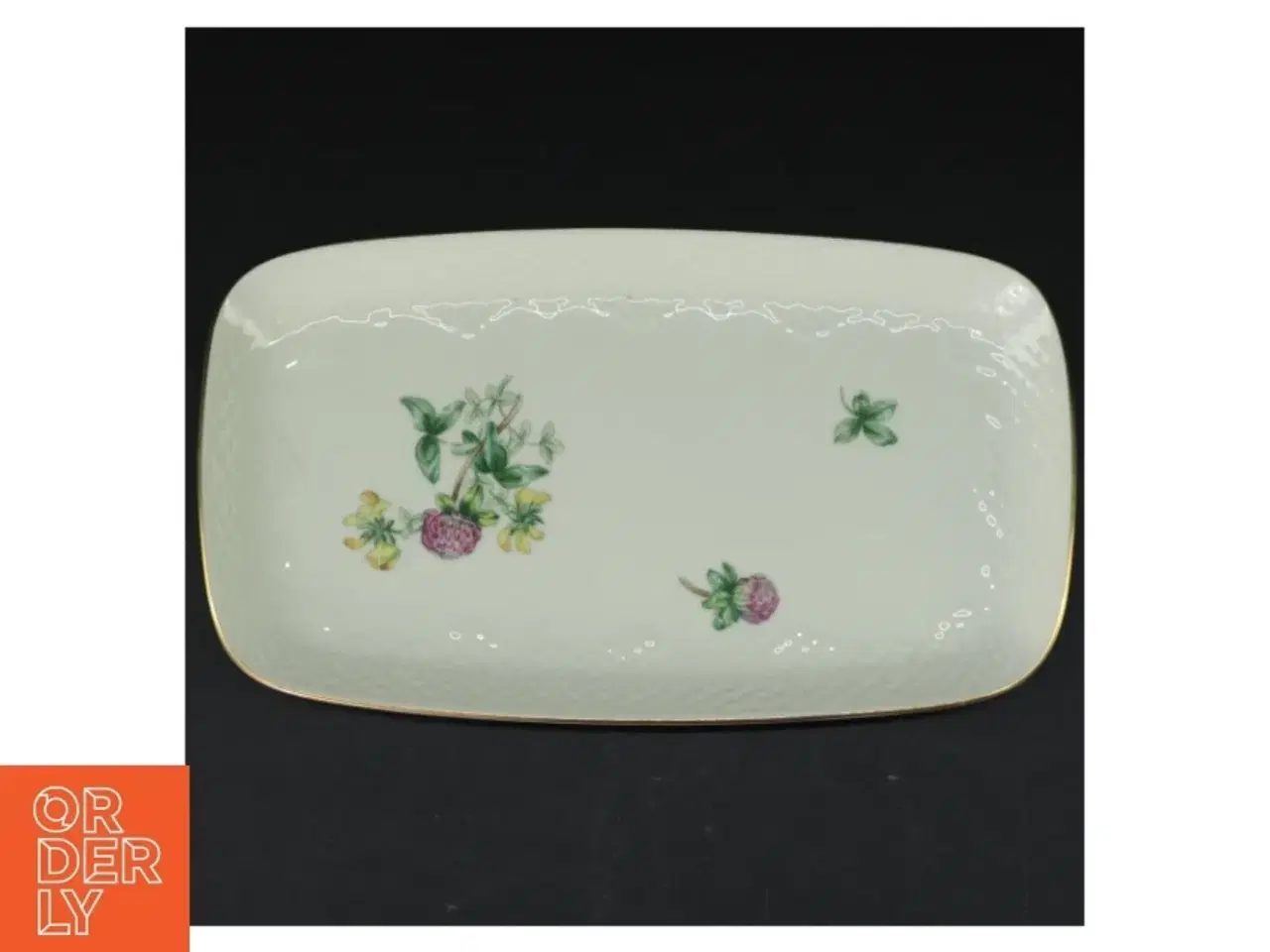 Billede 1 - Porcelæn fad med blomstermotiv fra B&G (str. 27,5 x 15,5 cm)