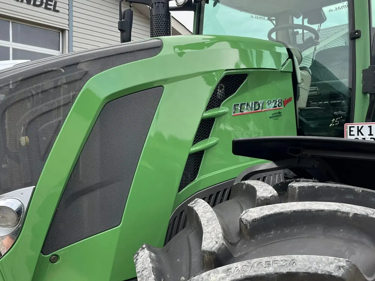Billede 23 - Fendt 828 Profi model.  Meget flot traktor med nye fordæk.