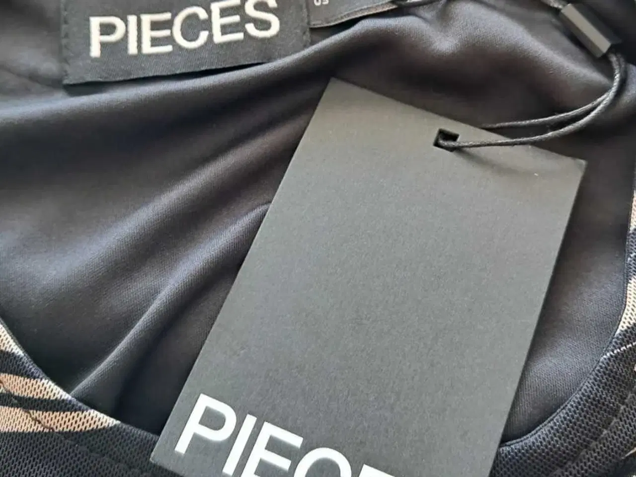 Billede 8 - Kjole. Pieces. XS/34