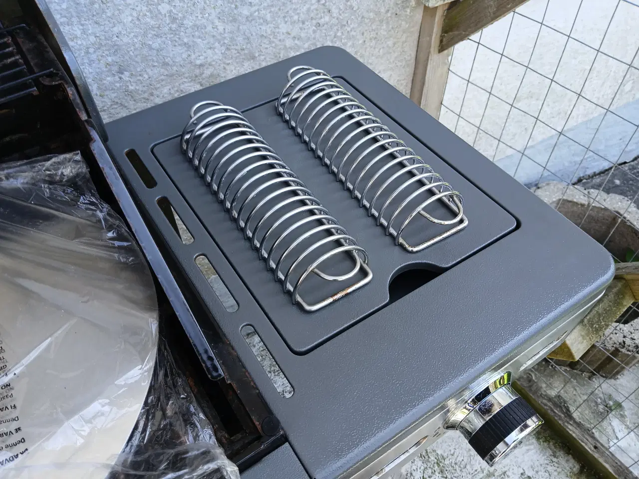 Billede 7 - Gasgrill med 5 brændere og tilbehør 