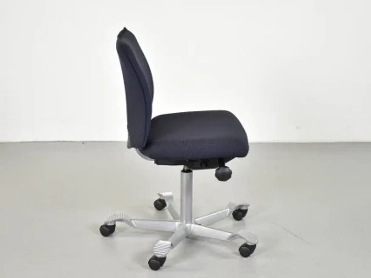 Billede 4 - Häg h05 5200 kontorstol med sort/blå polster