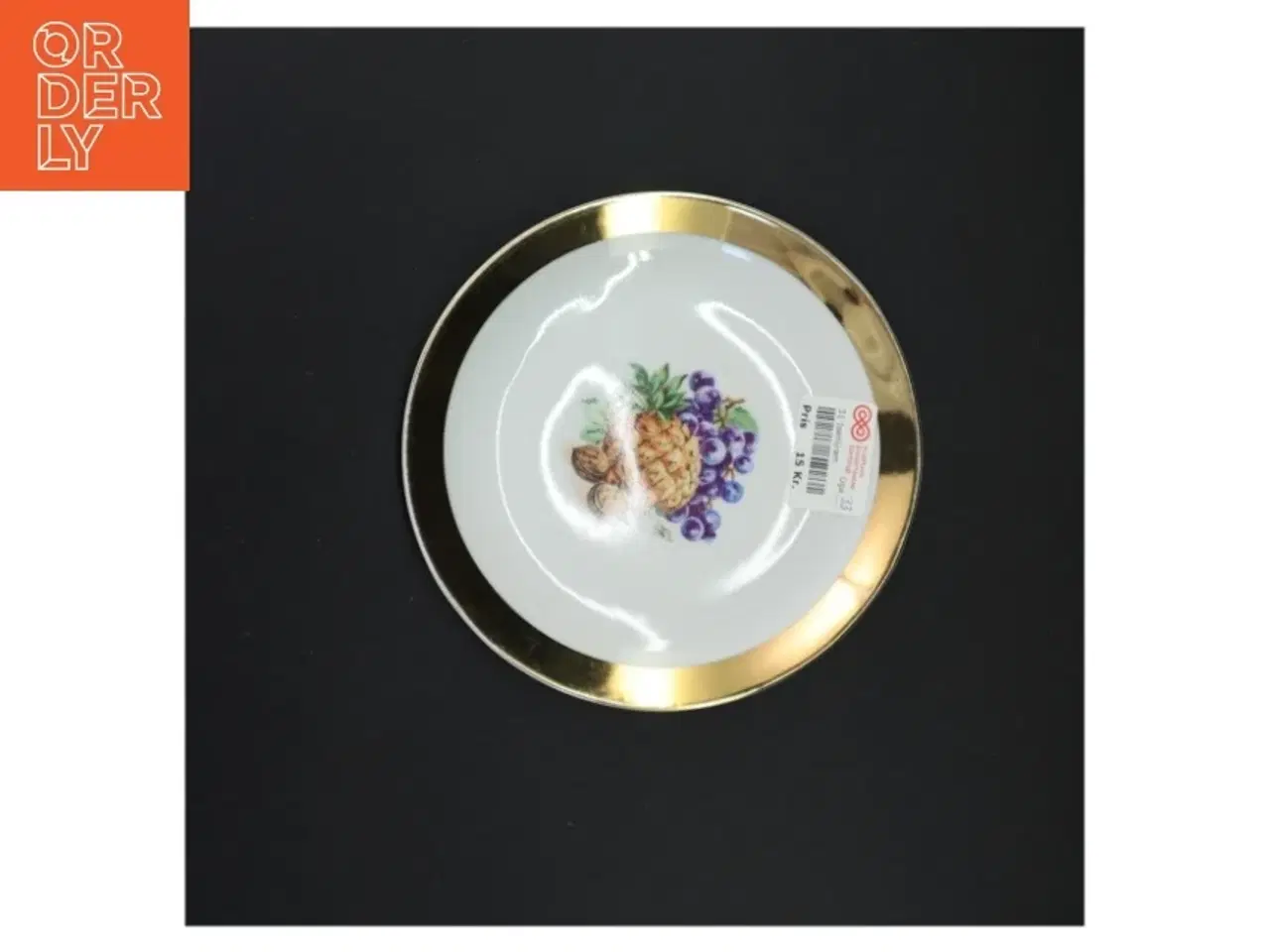 Billede 3 - Porcelænstallerken med guldkant og nøddemotiv (str. 17 x 17 cm)