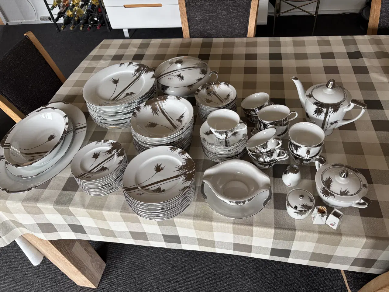 Billede 1 - Japansk håndmalet service Kutani