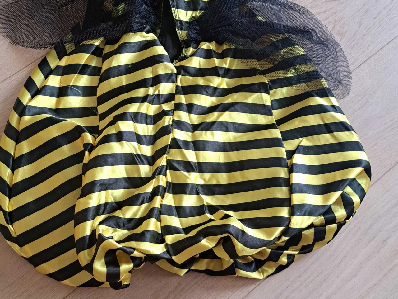 Billede 2 - Fastelavnskostume størrelse 92