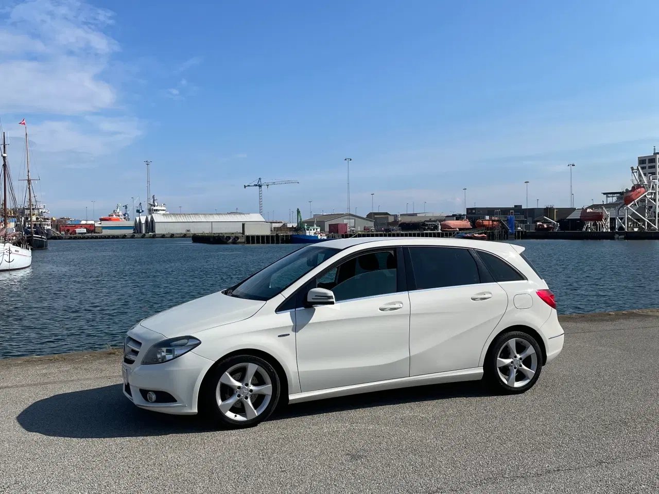Billede 18 - Mercedes alufælge  med nye dæk.