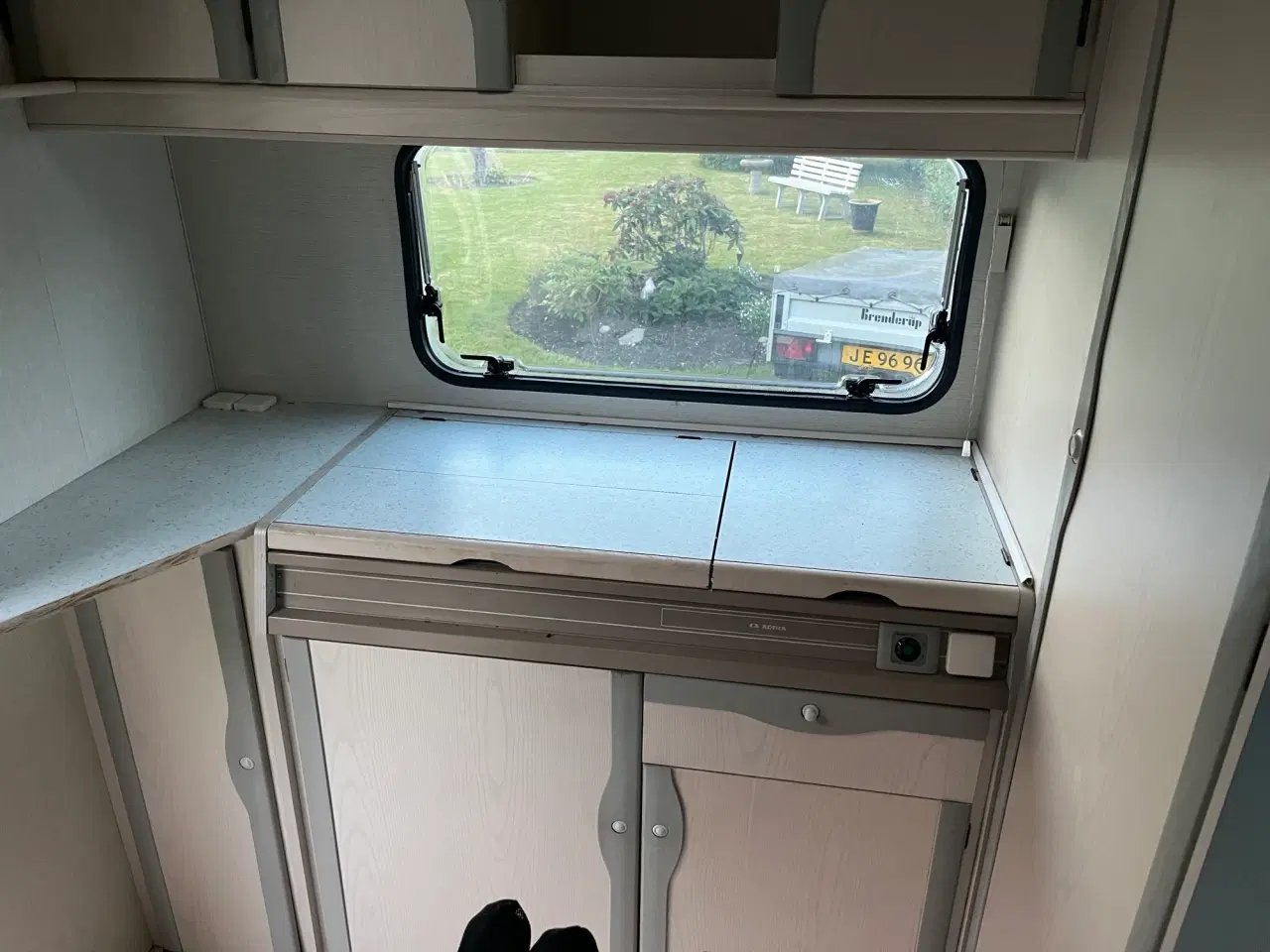 Billede 4 - Adria campingvogn med fortelt