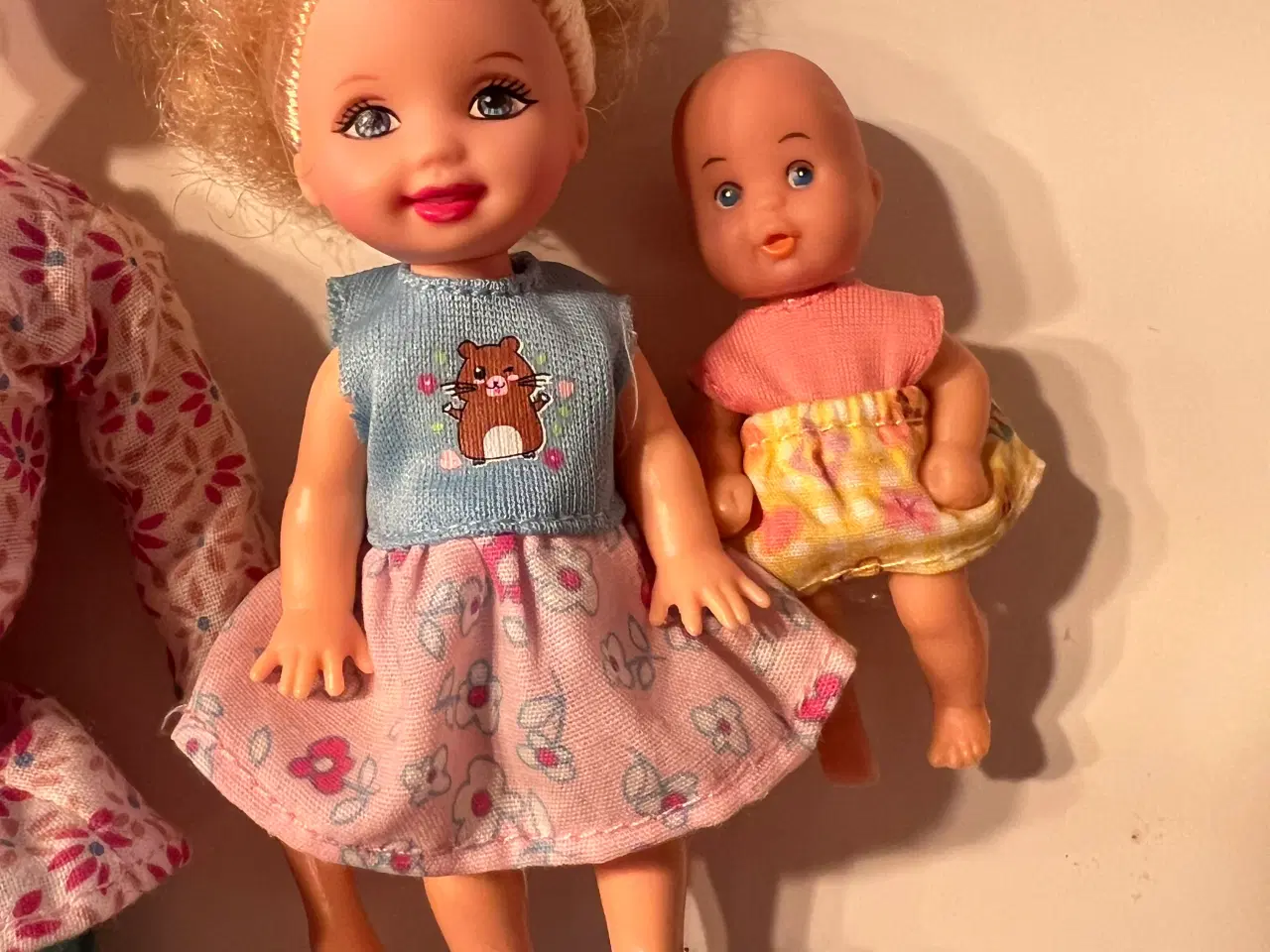Billede 5 - Barbie bil+familie