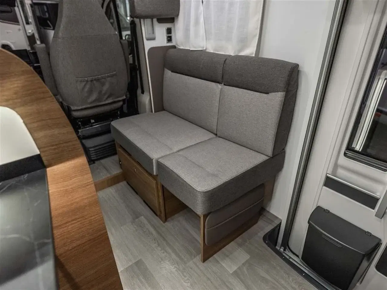 Billede 18 - 2026 - Benimar Mileo 263   Skandinavisk design og komfort året rundt