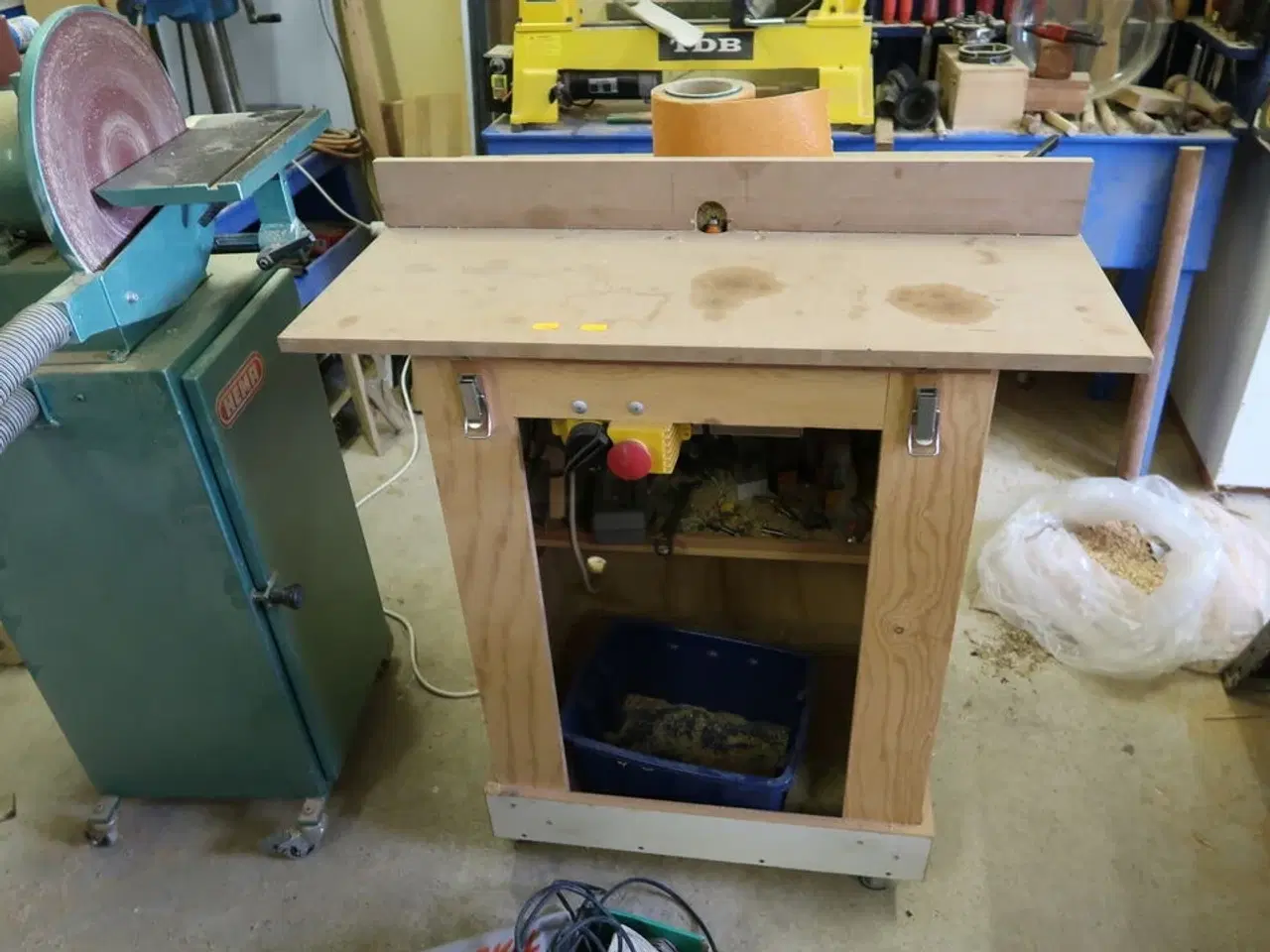 Billede 1 - Overfræser med bord