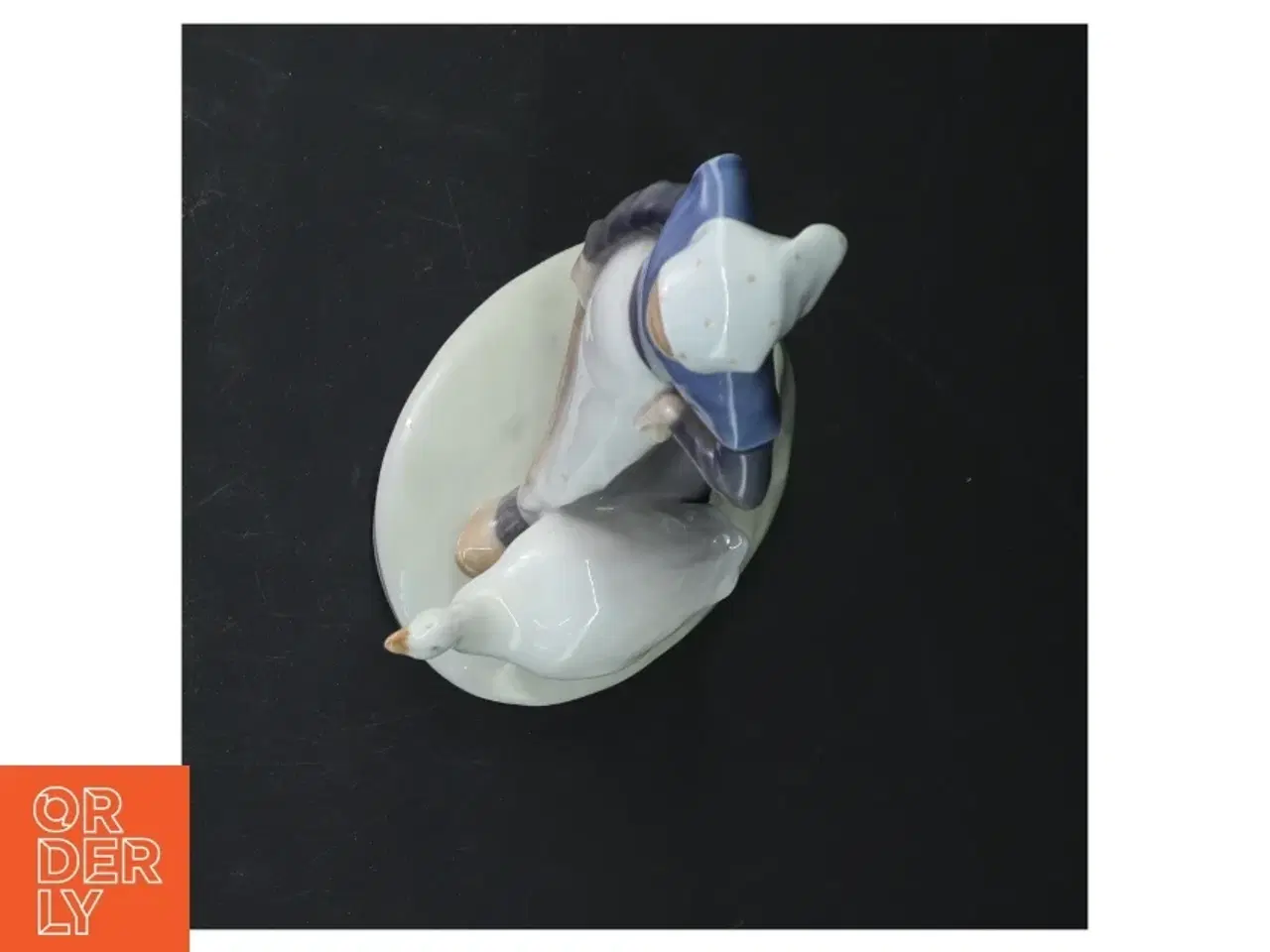 Billede 4 - Porcelænsfigur af kvinde med gås fra Royal Copenhagen (str. 19 cm)
