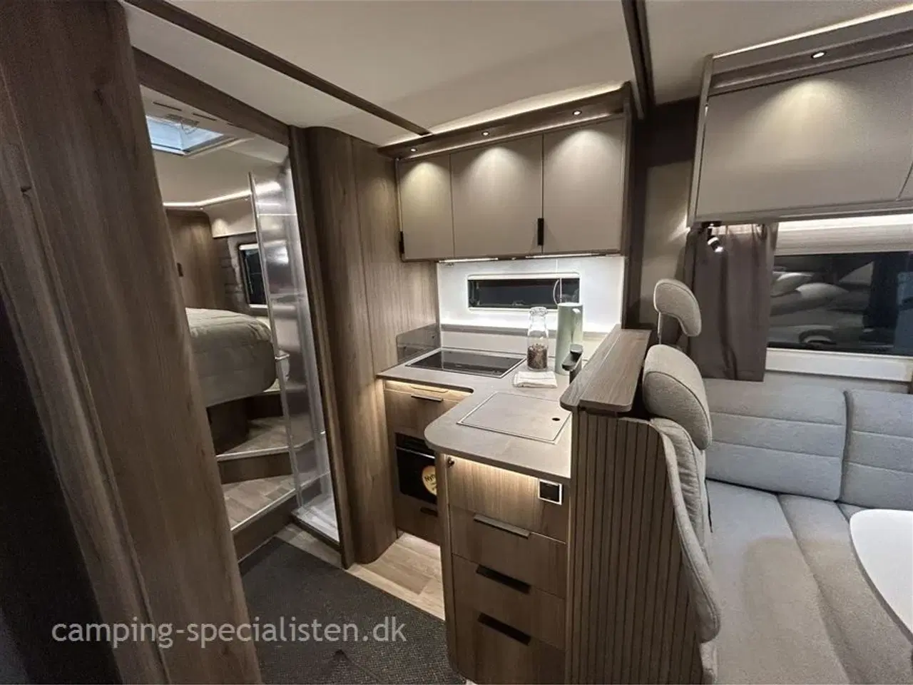 Billede 4 - 2026 - Kabe Royal   Kabe Royal x810 LQB 2026 kan snart ses hos Camping-Specialisten
