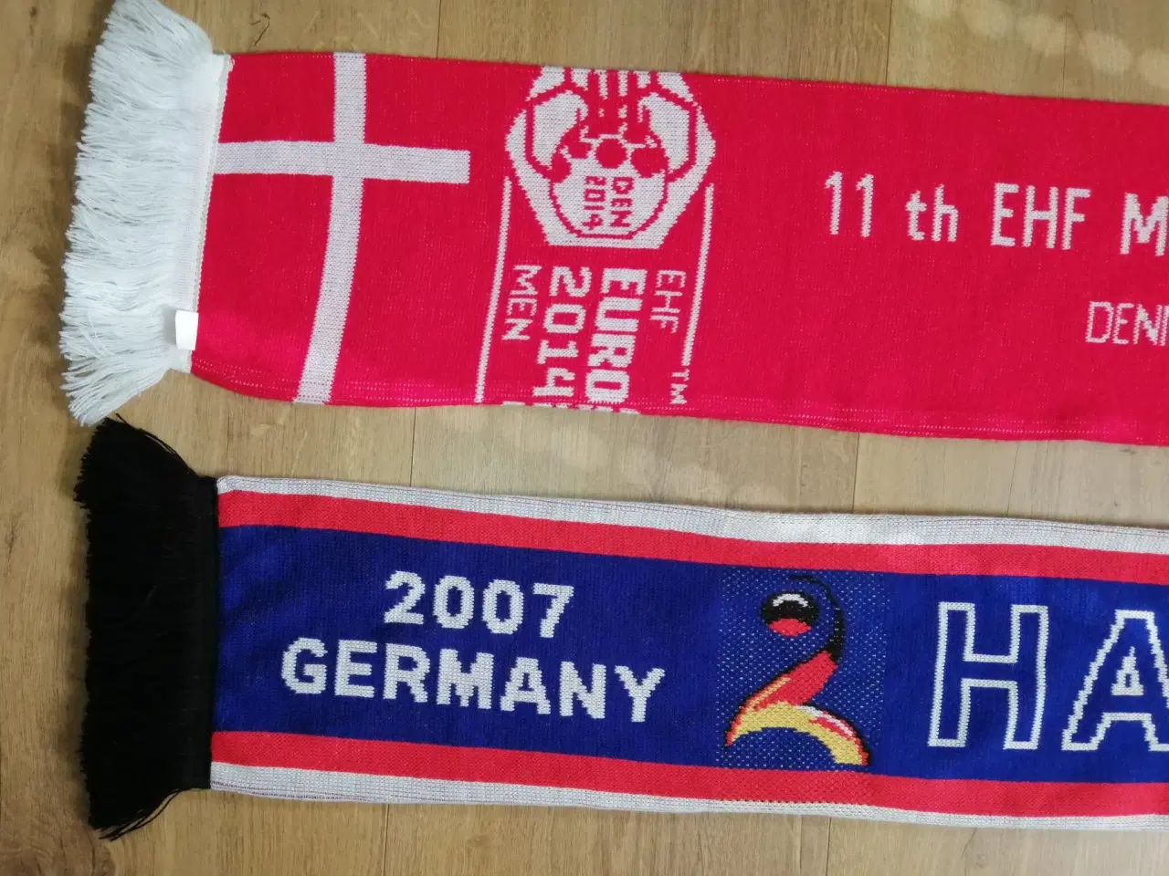 Billede 4 - 2 NYE FAN HALSTØRKLÆDER EM 2014, VM 2007
