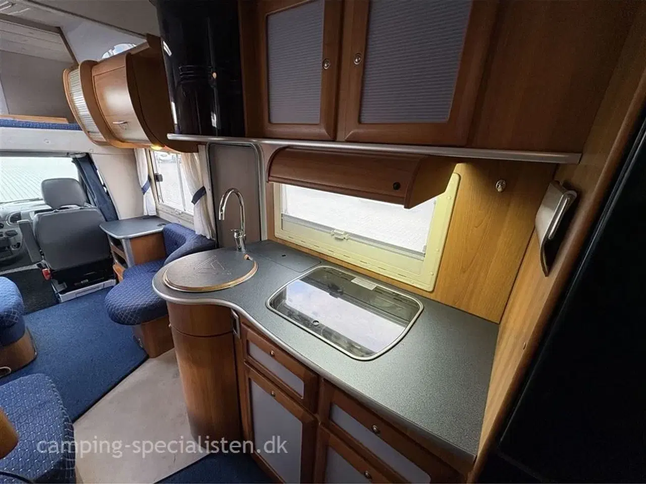 Billede 10 - 2003 - Arca Mercedes Benz Alkove   Arca Mercedes-Benz Alkove 2003 - Se den nu hos Camping-Specialisten.dk