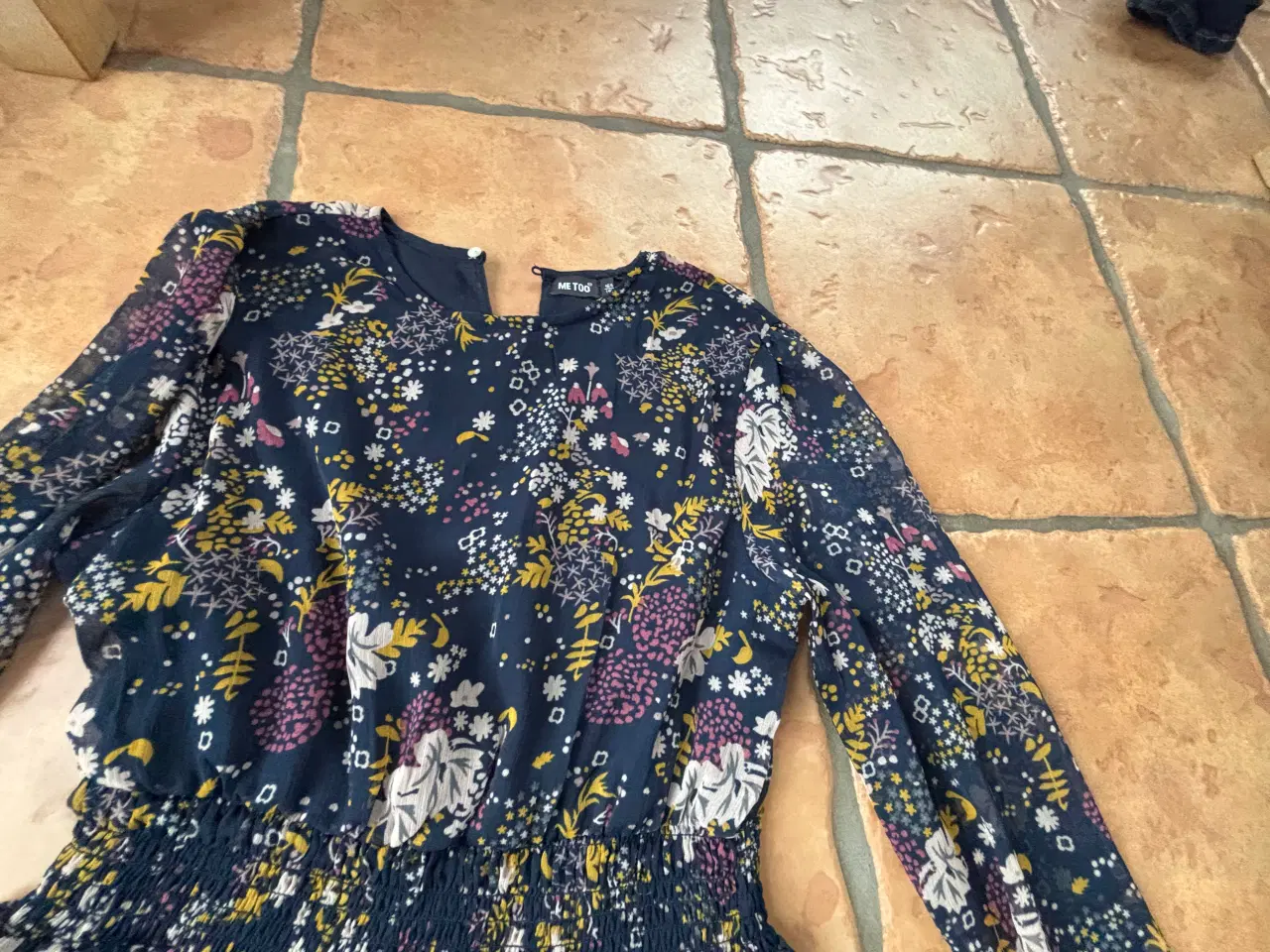 Billede 3 - Me too kjole str 164 multifarvet blomsterprint pig