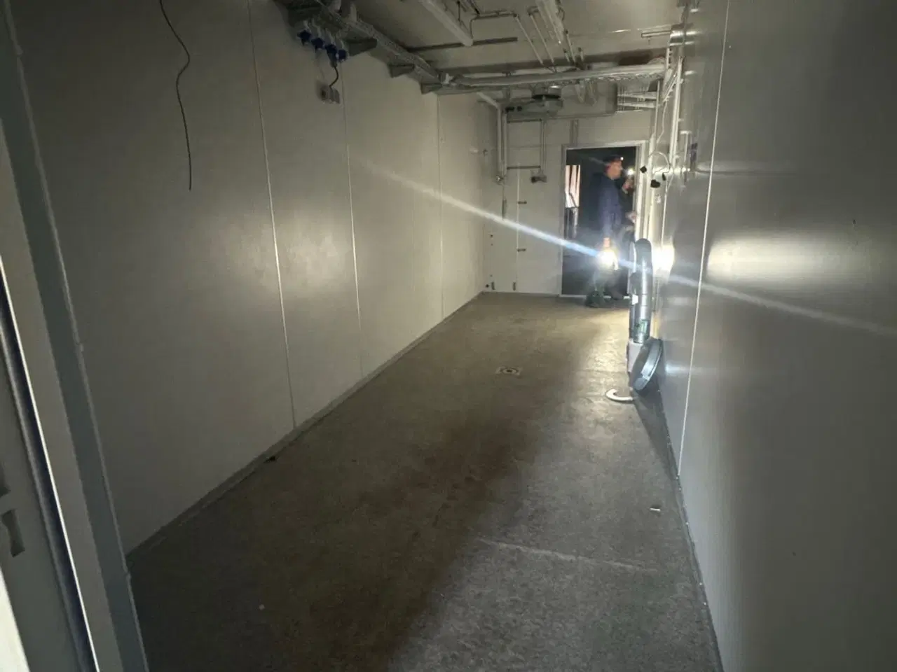 Billede 2 - 4 x 40 foot isolated containers with electricity