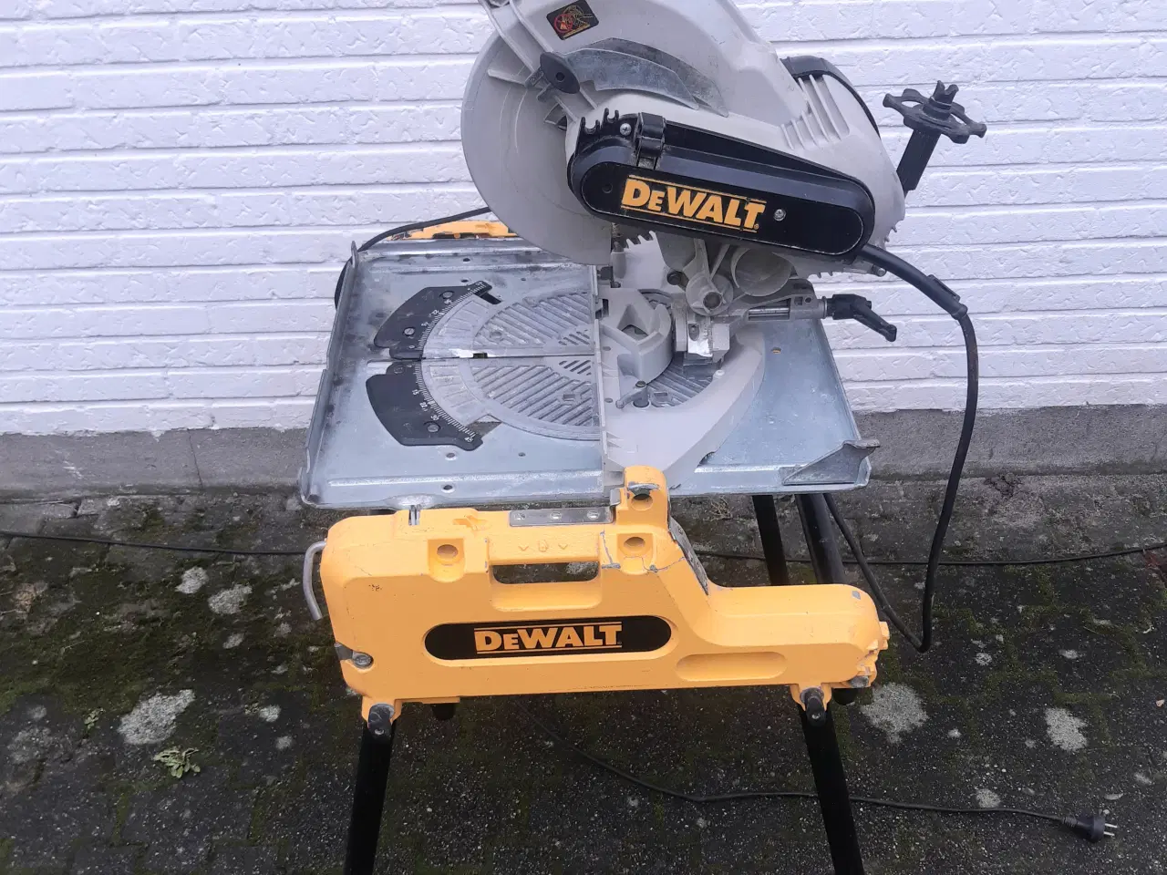 Billede 1 - Dewalt vendesav 